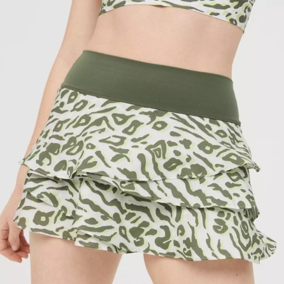 NWT Offline by Aerie Maggie Ruffle Tiered Tennis Skort Green Leopard - Picture 1 of 8